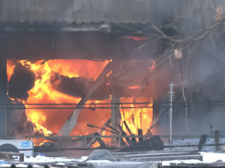 Eksplozija i veliki požar u Kineskom tržnom centru u beogradskom Bloku 70
