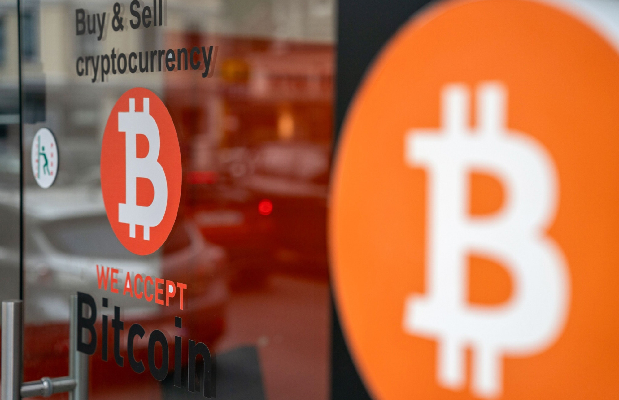 Bitcoin nastavio rast i prvi put prebacio 71.000 dolara