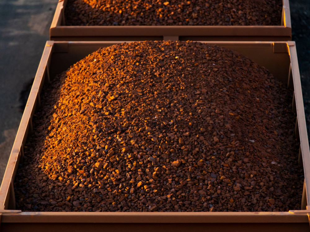 Ruda gvožđa pala na 100 dolara jer raste zabrinutost zbog Kine