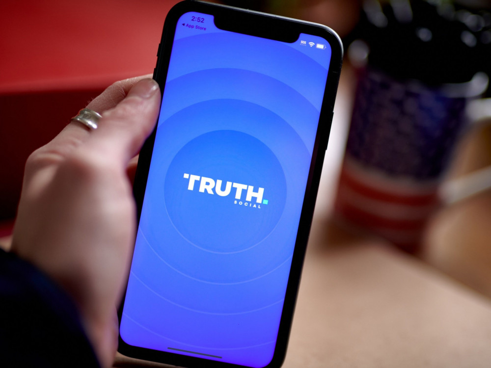 Trump 'lakši' za milijardu dolara, Truth Social slabo posluje
