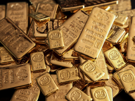 Kina prestala da kupuje zlato, cena metala pala
