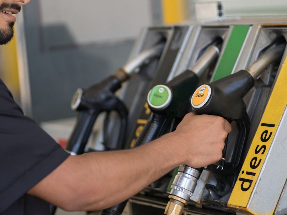 Veće akcize od maja ne znače i rast cene goriva, ključ je Bliski istok