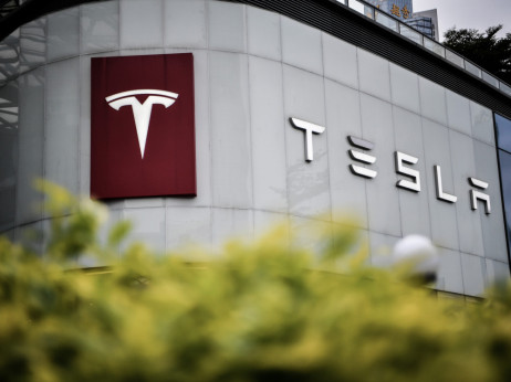 Tesla otpušta više od 14.000 radnika