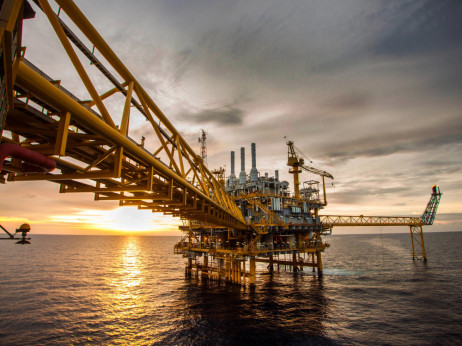 Cena nafte opada kako se smanjuju tenzije na Bliskom istoku