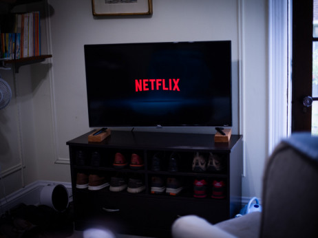Netflix iznenadio analitičare, akcije ipak pale