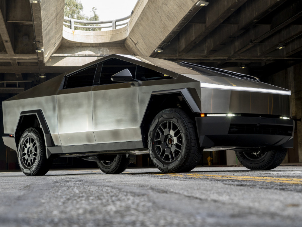 Tesla povlači 3.900 'cybertruckova' zbog kvara na papučici gasa