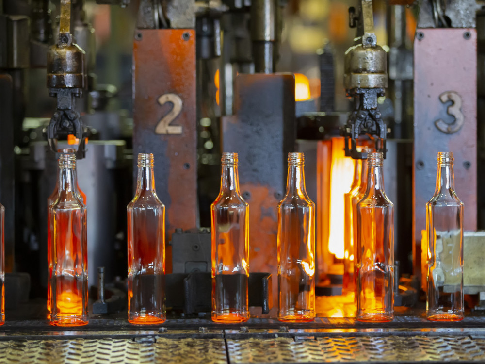 Steklarna Hrastnik pokreće novu peć u Paraćinu, akvizicije na čekanju