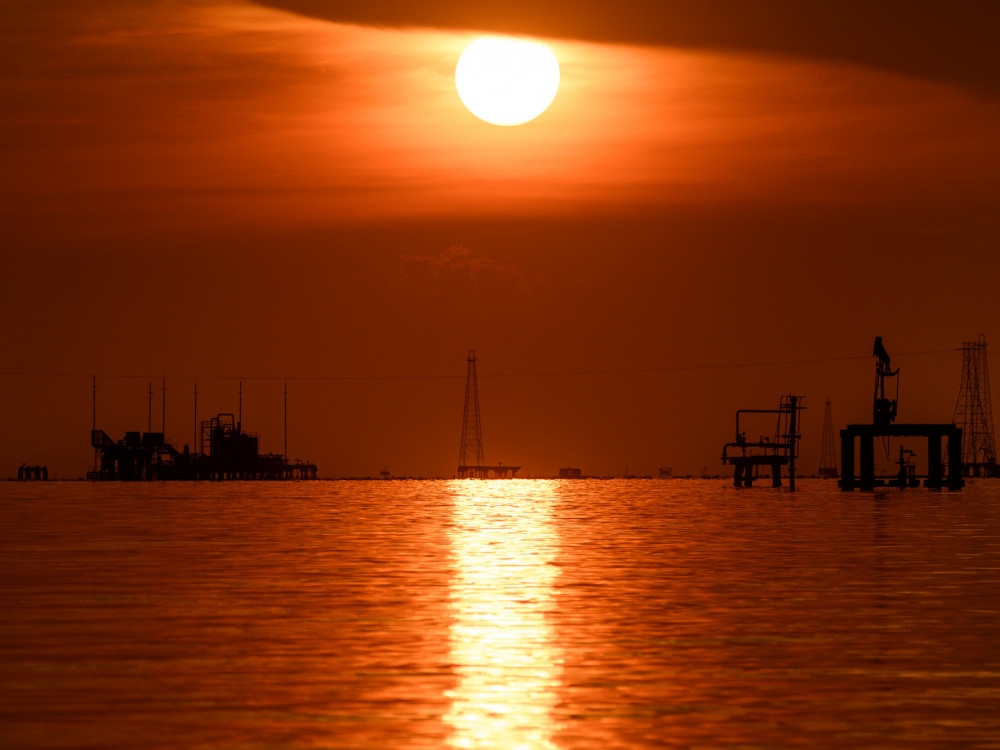 Nafta stabilna, zalihe u SAD se smanjuju i uvode se sankcije Iranu