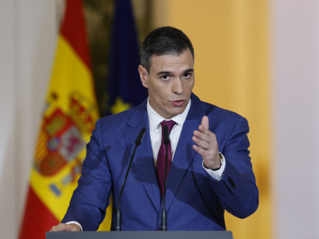 Sanchez odlučio da ostaje na čelu Španije