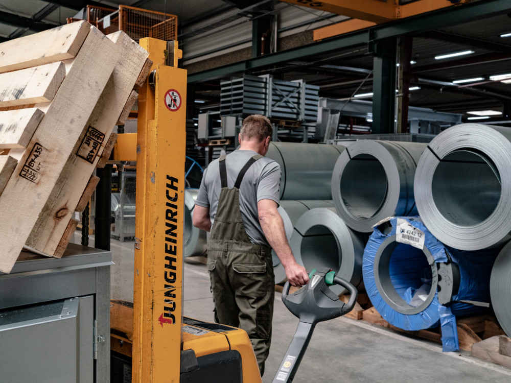 Nemačke fabričke porudžbine pale i u martu