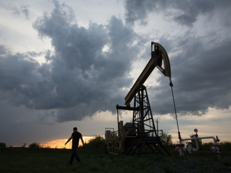 Nafta održala dobitke, investitori još odmeravaju geopolitičke posledice