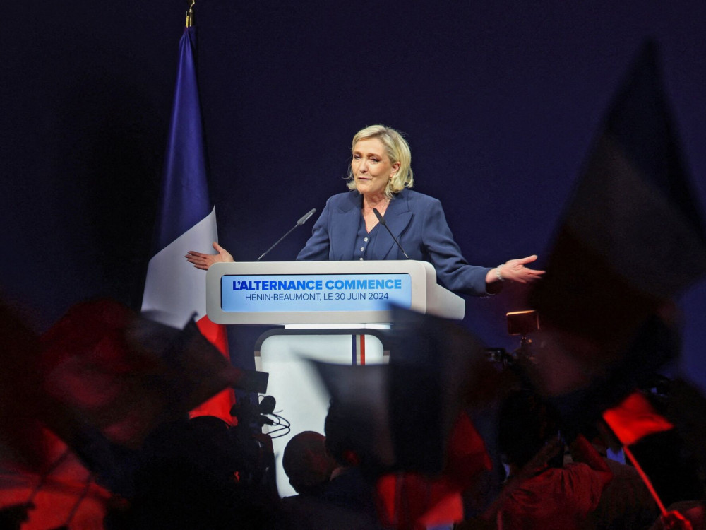 Macron i francuski levičarski rivali žele da zaustave zamah Marine Le Pen