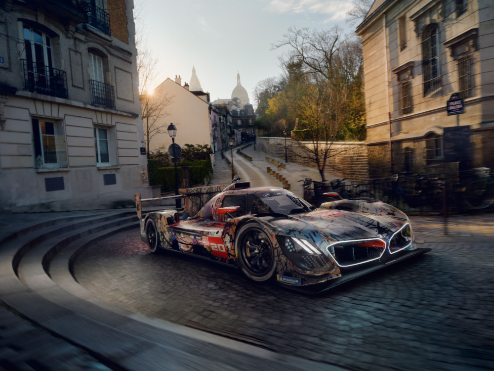 BMW ArtCar ove godine kreiran u saradnji s najprodavanijom umetnicom afričkog porekla