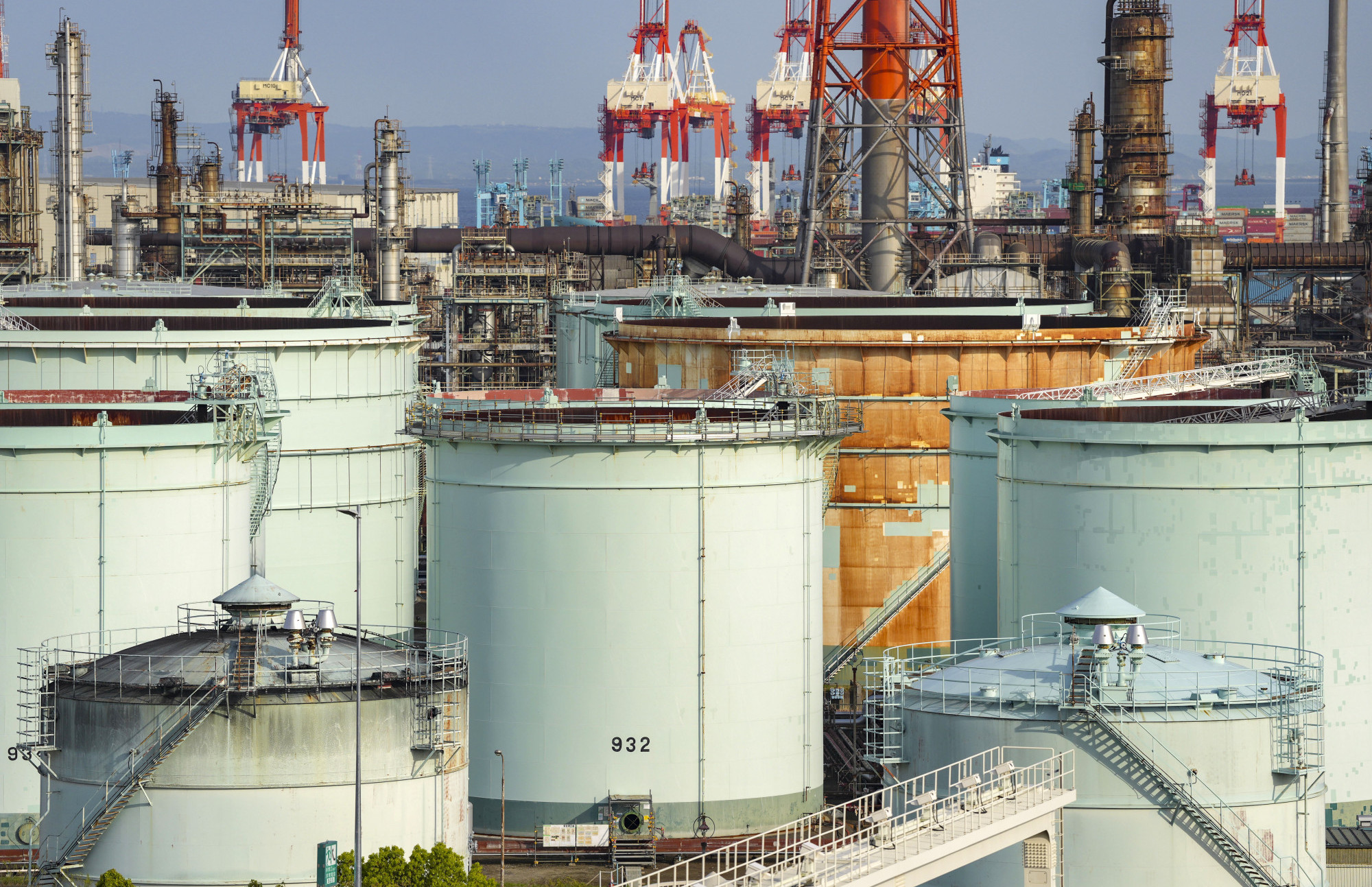 Nafta poskupljuje kako se smanjuju zalihe u SAD