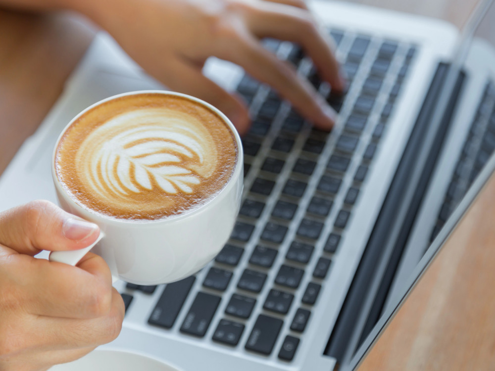 Pet stvari koje treba da znate danas: Digitalizacija, polovnjaci i tržišna kolebanja