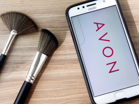 Avon podneo zahtev za bankrot nakon tužbi da njegov talk izaziva rak