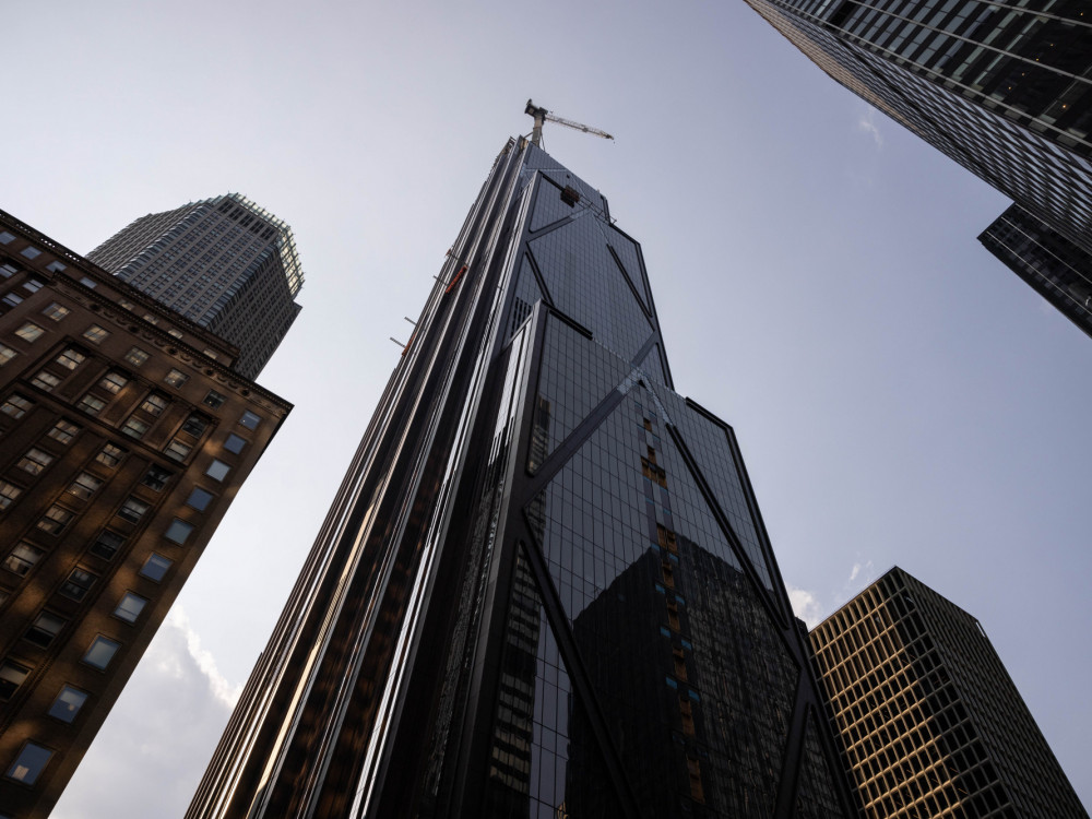 JPMorgan i BofA ograničavaju radno vreme mladih bankara, kaže WSJ