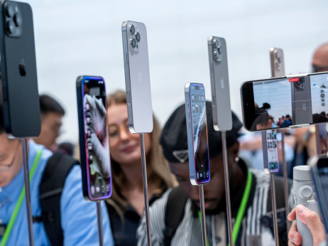 Akcije Applea padaju zbog slabe potražnje za iPhone 16