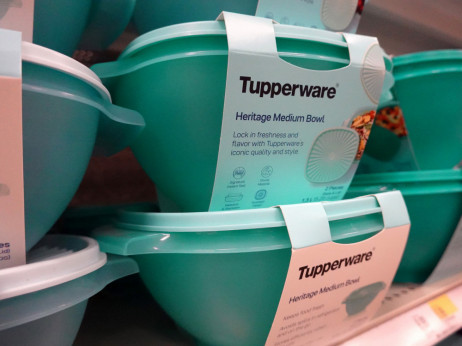 Tupperware pada 50 odsto posle najave bankrota