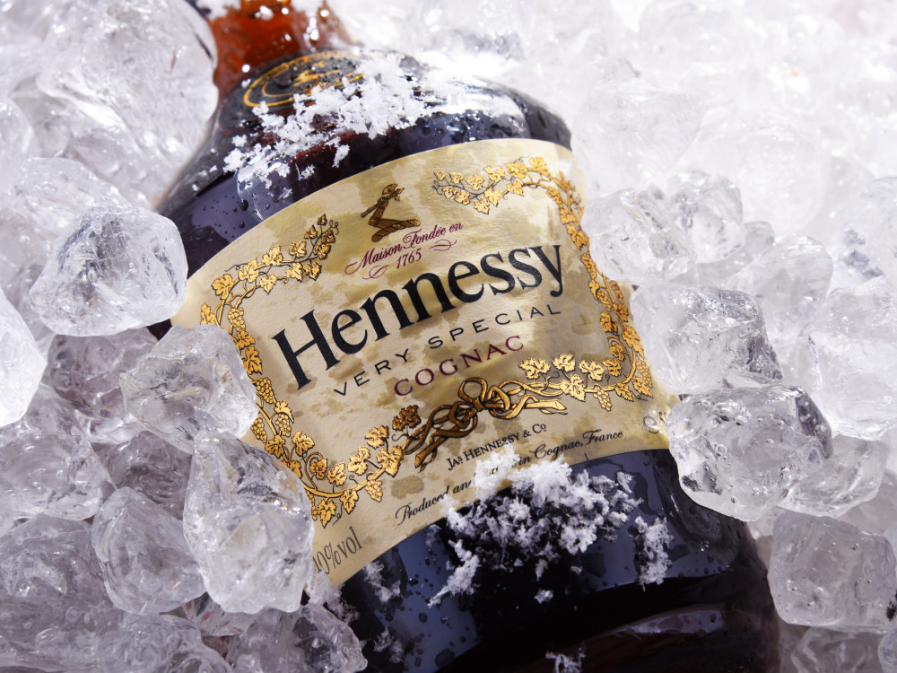 Kina uzvraća: uvodi carine na žestoka pića iz EU