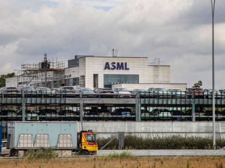 Akcije ASML-a pale zajedno sa porudžbinama, a dan posle nije doneo olakšanje