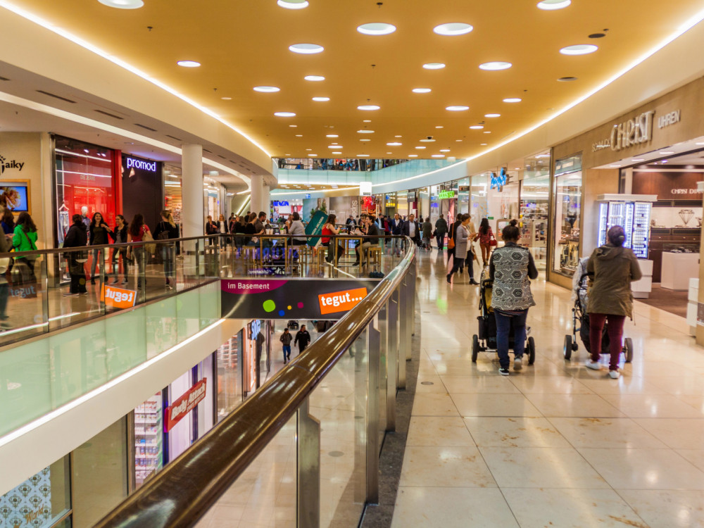 Crni petak obećava velike popuste, ali cena koju plaćamo je veća nego što mislimo