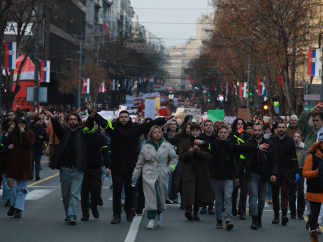 Protest na Slaviji: Studenti i građani traže odgovornost za tragediju u Novom Sadu