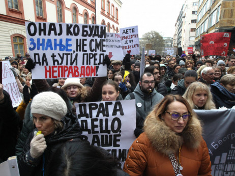 Deo škola obustavio rad, protest nastavnika u nekoliko gradova