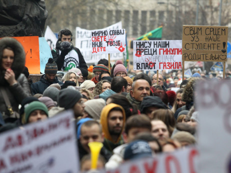 Konfuzija u školama u Srbiji - jedni rade, drugi skratili časove ,a treći obustavili rad