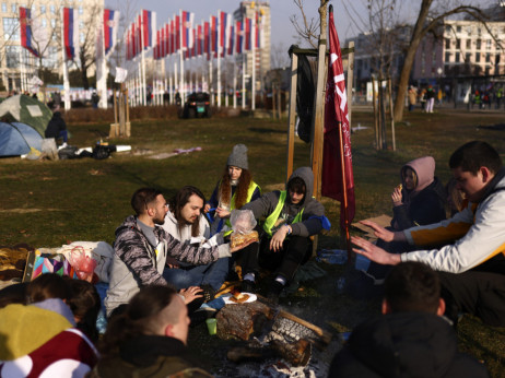 Studenti nastavili blokadu Mosta slobode u Novom Sadu, Madonna podržala proteste