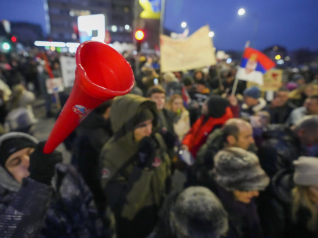 Veliki broj studenata i građana na skupu 'Sretnimo se na Sretenje' u Kragujevcu