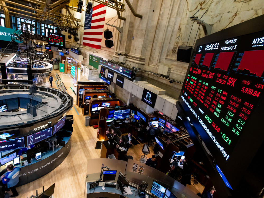 S&P 500 doživljava najveću rasprodaju u 2025. godini dok obveznice rastu