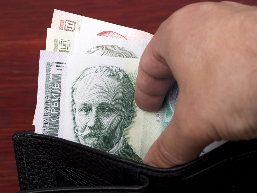 Šta još traži MMF – ograničen rast penzija i plata u javnom sektoru