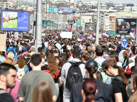 Veliki broj građana ispunio ulice Beograda uoči protesta '15. za 15'