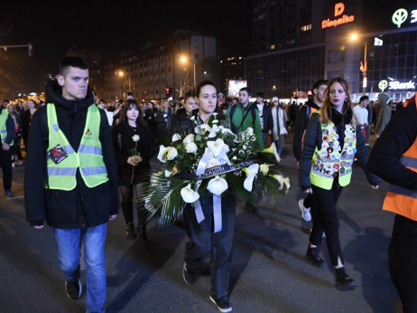 Preminuo mladić povređen u padu nadstrešnice u Novom Sadu