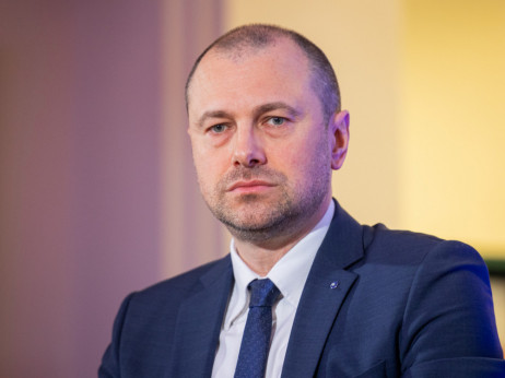 E-pismo: Od Janše do Brodnjaka in kaj nam pripravlja Trump