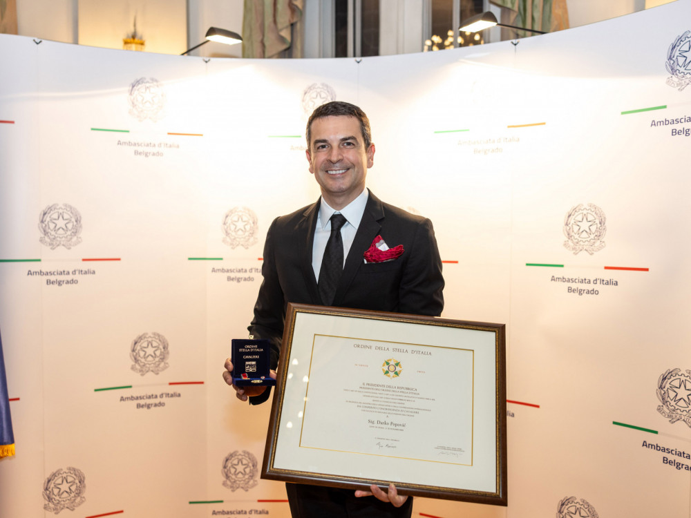 Predsednik Izvršnog odbora Banca Intesa odlikovan visokim državnim priznanjem Republike Italije - Darko Popović vitez Ordena italijanske zvezde