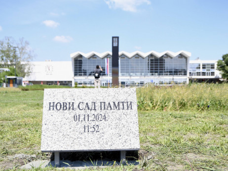 Dan žalosti u Srbiji – godišnjica pada nadstrešnice na Železničkoj stanici u Novom Sadu