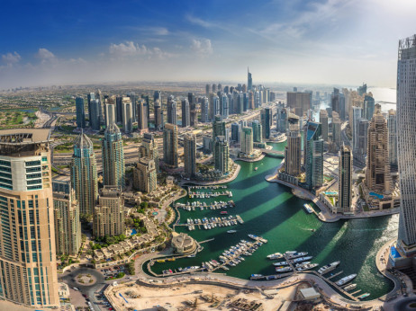 UAE uvode AI u škole da bi dominirale u tehnološkom sektoru