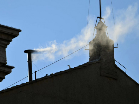 Izabran novi papa, uskoro izlazi na balkon
