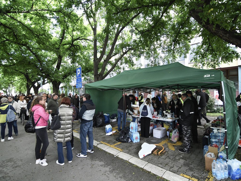 Blokada suda u Novom Sadu i dalje traje, policija upotrebila suzavac