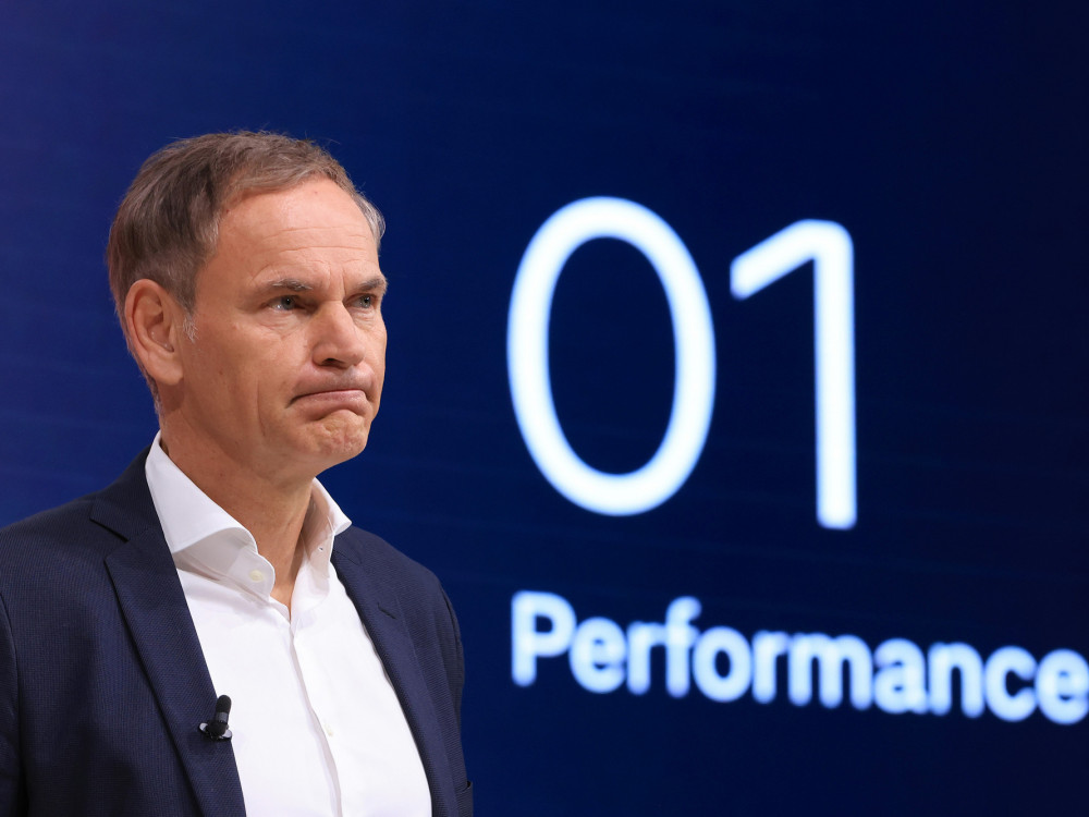 Blume vodi dve kompanije - akcionari Volkswagena traže ostavku u Porscheu