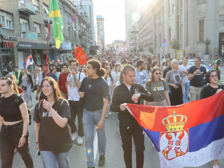 "Vostani Serbije"- počeo protest studenata više od 30 gradova