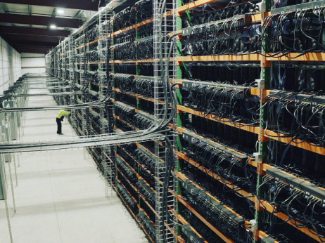 Akcije Applied Digitala skočile 50 odsto zbog dogovora sa CoreWeaveom
