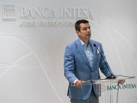 Banca Intesa prva na tržištu uvela bespapirni proces i ponudu na daljinu uz kvalifikovani elektronski potpis