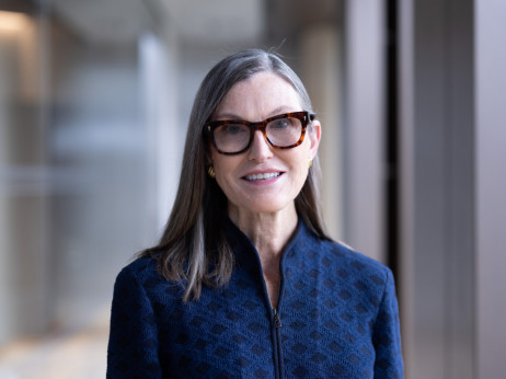 Cathie Wood lansira defanzivne ETF-ove u pokušaju da zadrži investitore