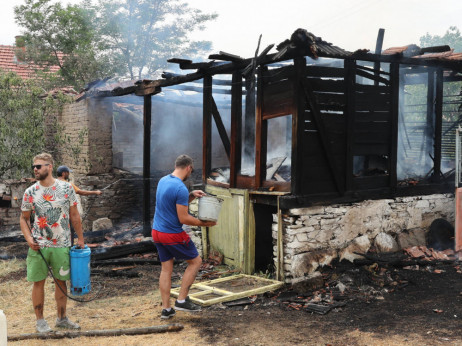 Vlada Srbije izdvojila tri miliona evra za pomoć ugroženim u požarima