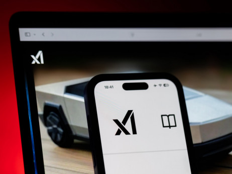 Musk predlaže da akcionari Tesle glasaju o investiciji u xAI