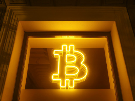 Bitcoin dostiže rekordnih 120.000 dolara