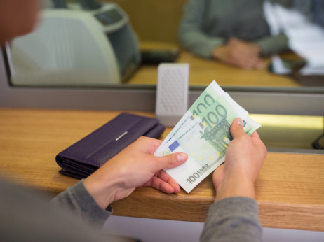 Dijaspora jača od investicija - iz inostranstva poslato 4,34 milijarde evra u Srbiju